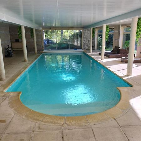 Au Charme Du Lac Espace Bien Etre Et Piscine Chauffe Proche Parc Et Restaurant Du Casino Forges-les-Eaux Luaran gambar