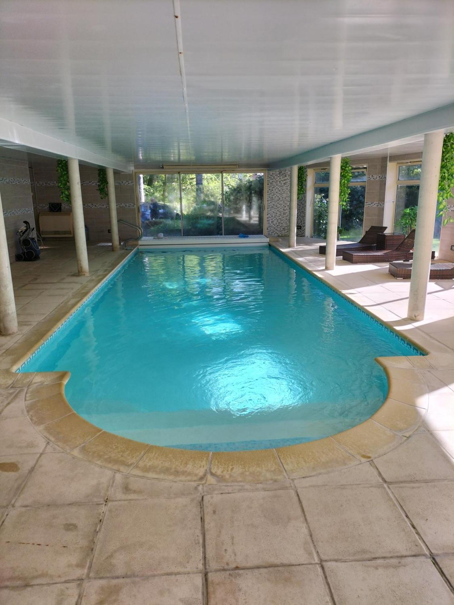 Au Charme Du Lac Espace Bien Etre Et Piscine Chauffe Proche Parc Et Restaurant Du Casino Forges-les-Eaux Luaran gambar