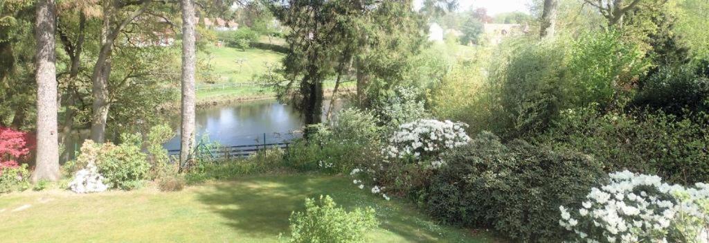 Au Charme Du Lac Espace Bien Etre Et Piscine Chauffe Proche Parc Et Restaurant Du Casino Forges-les-Eaux Luaran gambar