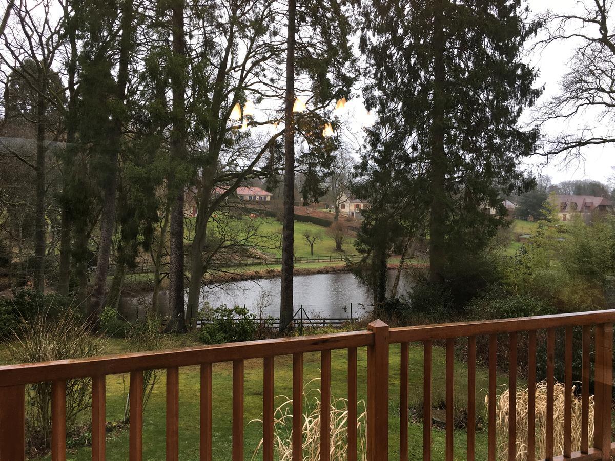 Au Charme Du Lac Espace Bien Etre Et Piscine Chauffe Proche Parc Et Restaurant Du Casino Forges-les-Eaux Luaran gambar